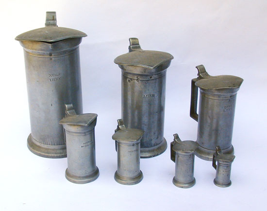 A Set of Lidded French Measures