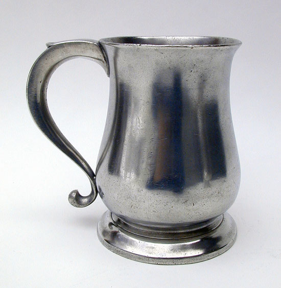 An Unmarked English Pewter Export Quart  Tulip Mug