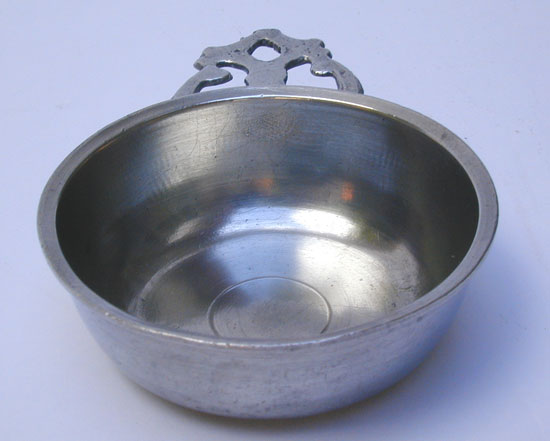 An Unmarked Lee Pewter Taster Porringer